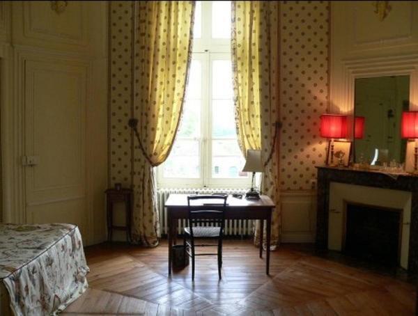 Chateau De Beaujeu Sens-Beaujeu Habitación foto